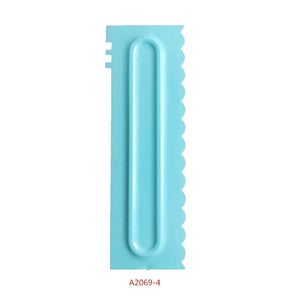 Whisk & Swirl: Set of 1 Pastry Icing Comb in Stylish Blue